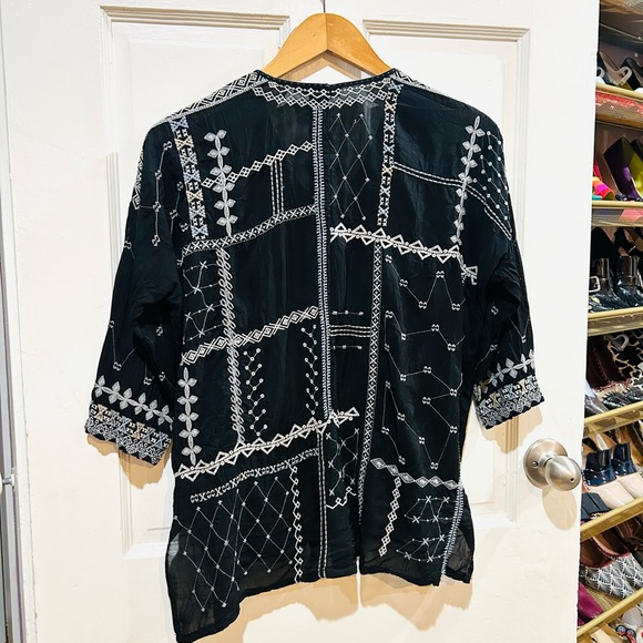 {Johnny Was} Black Floral Embroidered Peasant Top - Picture 9 of 14
